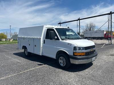Chevrolet Express Box Truck