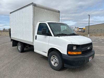 Chevrolet Express Box Truck - 6 Speed Automatic, Roll up Door