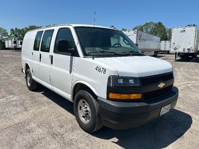 Chevrolet G23705 Box Truck - 276HP, 8 Speed Automatic