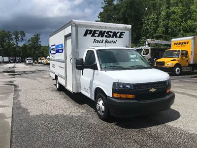 Chevrolet G33903 Box Truck - 401HP, 6 Speed Automatic, Roll up Door