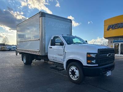 Chevrolet Silverado Box Truck - 350HP, 6 Speed Automatic, Roll up Door