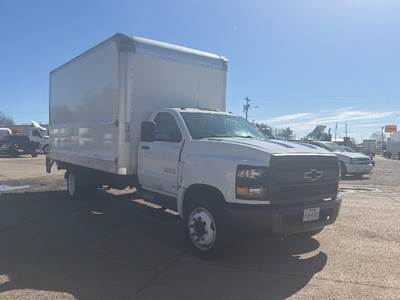 Chevrolet Silverado Box Truck - 350HP, 6 Speed Automatic, Roll up Door