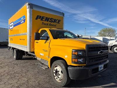 Chevrolet Silverado Box Truck - 350HP, 6 Speed Automatic, Roll up Door
