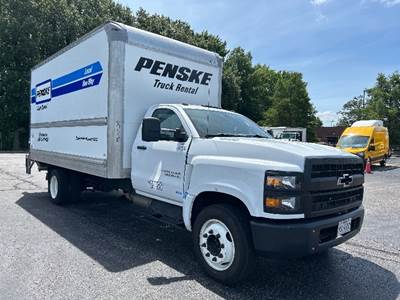 Chevrolet Silverado Box Truck - 350HP, 6 Speed Automatic, Roll up Door