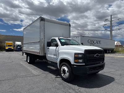 Chevrolet Silverado Box Truck - 350HP, 6 Speed Automatic, Roll up Door