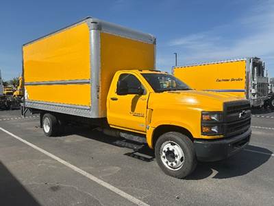 Chevrolet Silverado Box Truck - 350HP, 6 Speed Automatic, Roll up Door