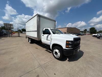 Chevrolet Silverado Box Truck - 350HP, 6 Speed Automatic, Roll up Door