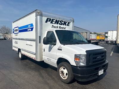 Ford E-350 Box Truck - 305HP, 6 Speed Automatic, Roll up Door