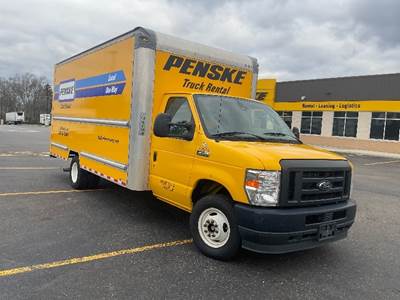 Ford E-350 Box Truck - 305HP, 6 Speed Automatic, Roll up Door