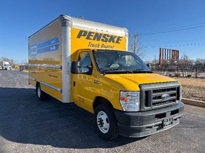 Ford E-350 Box Truck - 305HP, 6 Speed Automatic, Roll up Door