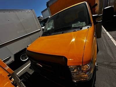 Ford E350 Box Truck - 305HP, 6 Speed Automatic, Roll up Door