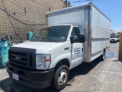 Ford E-350 Box Truck - 305HP, 6 Speed Automatic, Roll up Door
