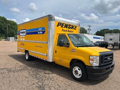 Ford E-350 Box Truck - 305HP, 6 Speed Automatic, Roll up Door