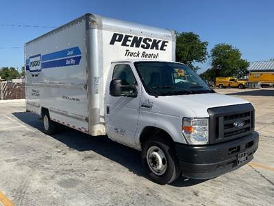 Ford E-350 Box Truck - 305HP, 6 Speed Automatic, Roll up Door