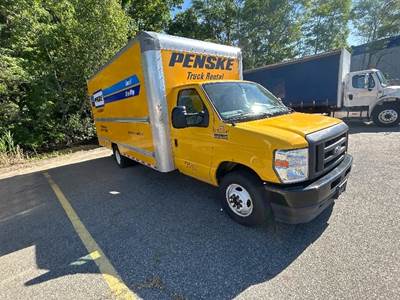 Ford E350 Box Truck - 305HP, 6 Speed Automatic, Roll up Door