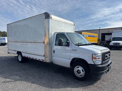 Ford E350 Box Truck - 305HP, 6 Speed Automatic, Roll up Door