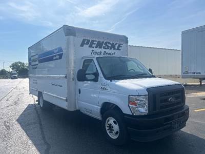 Ford E-350 Box Truck - 305HP, 6 Speed Automatic, Roll up Door