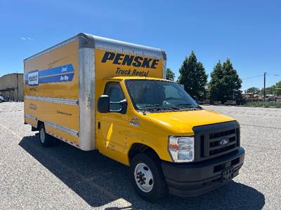Ford E-350 Box Truck - 305HP, 6 Speed Automatic, Roll up Door