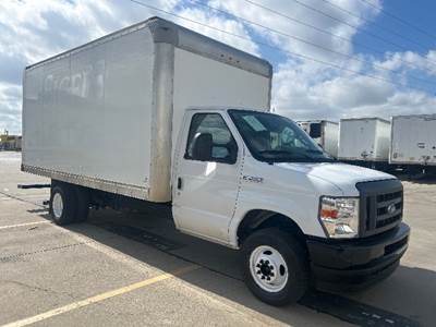 Ford E-350 Box Truck - 350HP, 6 Speed Automatic, Roll up Door