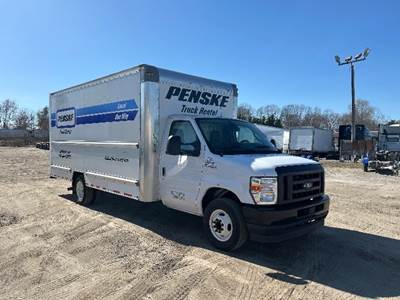 Ford E-350 Box Truck - 305HP, 6 Speed Automatic, Roll up Door