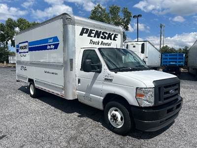 Ford E-350 Box Truck - 305HP, 6 Speed Automatic, Roll up Door
