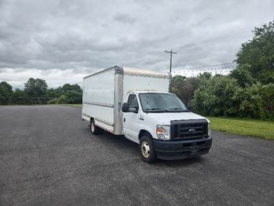 Ford E-350 Box Truck - 305HP, 6 Speed Automatic, Roll up Door