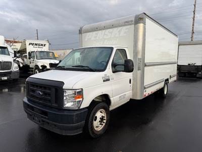 Ford E350 Box Truck - 305HP, 6 Speed Automatic, Roll up Door