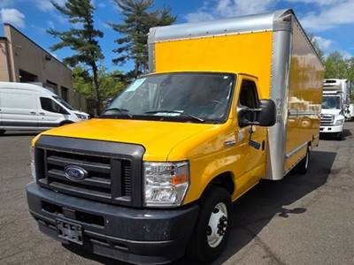 Ford E350 Box Truck - 305HP, 6 Speed Automatic, Roll up Door