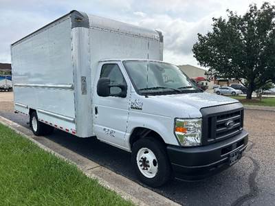 Ford E-350 Box Truck - 305HP, 6 Speed Automatic, Roll up Door