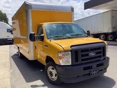 Ford E350 Box Truck - 305HP, 6 Speed Automatic, Roll up Door