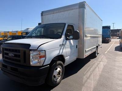 Ford E350 Box Truck - 305HP, 6 Speed Automatic, Roll up Door