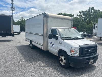 Ford E-350 Box Truck - 305HP, 6 Speed Automatic, Roll up Door