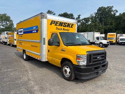 Ford E-350 Box Truck - 305HP, 6 Speed Automatic, Roll up Door