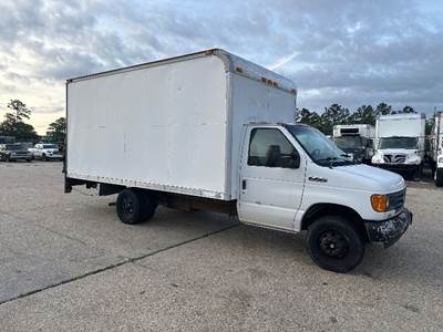 Ford E-350 Box Truck - 255HP, 5 Speed Automatic, Roll up Door