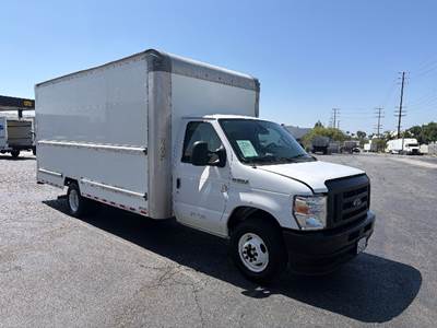 Ford E-350 Box Truck - 305HP, 6 Speed Automatic, Roll up Door
