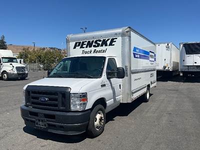 Ford E-350 Box Truck - 305HP, 6 Speed Automatic, Roll up Door