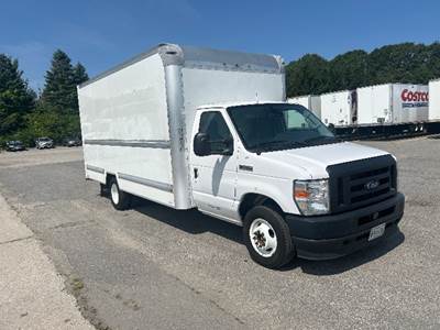 Ford E-350 Box Truck - 305HP, 6 Speed Automatic, Roll up Door