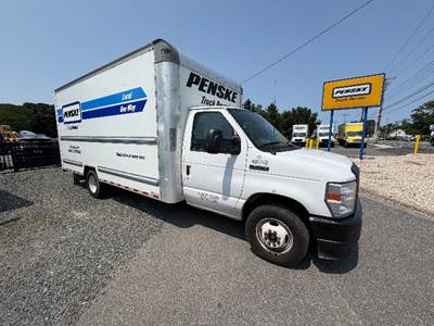 Ford E-350 Box Truck - 305HP, 6 Speed Automatic, Roll up Door