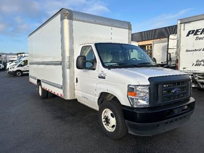 Ford E-350 Box Truck - 305HP, 6 Speed Automatic, Roll up Door