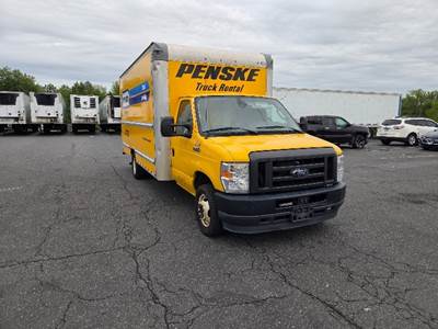 Ford E-350 Box Truck - 305HP, 6 Speed Automatic, Roll up Door
