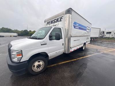 Ford E-350 Box Truck - 305HP, 6 Speed Automatic, Roll up Door