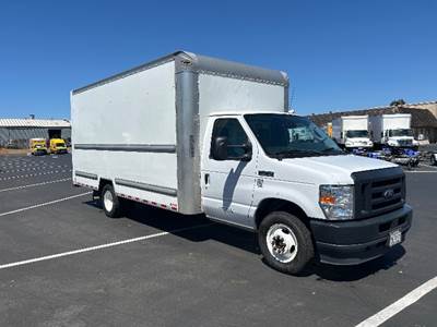 Ford E-350 Box Truck - 305HP, 6 Speed Automatic, Roll up Door