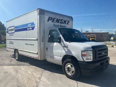 Ford E-350 Box Truck - 305HP, 6 Speed Automatic, Roll up Door