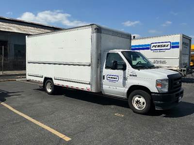 Ford E-350 Box Truck - 305HP, 6 Speed Automatic, Roll up Door