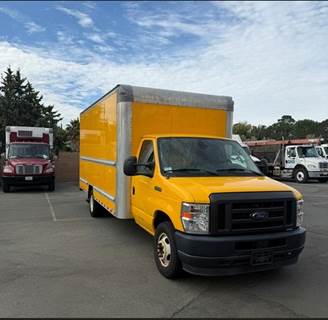 Ford E-350 Box Truck - 305HP, 6 Speed Automatic, Roll up Door