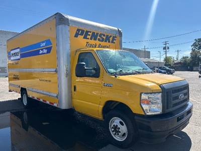 Ford E-350 Box Truck - 305HP, 6 Speed Automatic, Roll up Door