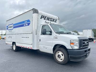 Ford E-350 Box Truck - 305HP, 6 Speed Automatic, Roll up Door