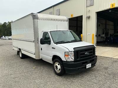 Ford E350 Box Truck - 305HP, 6 Speed Automatic, Roll up Door