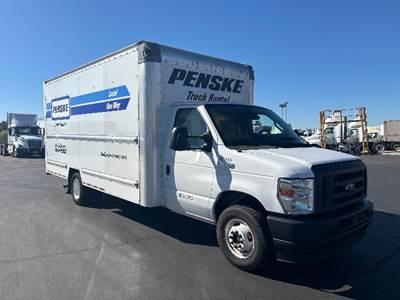 Ford E350 Box Truck - 305HP, 6 Speed Automatic, Roll up Door