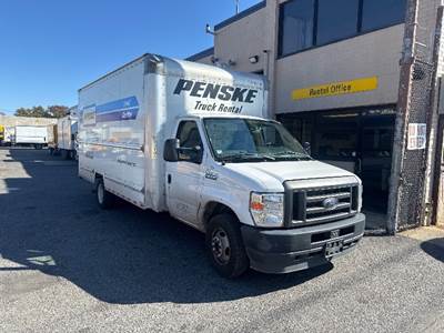 Ford E350 Box Truck - 305HP, 6 Speed Automatic, Roll up Door